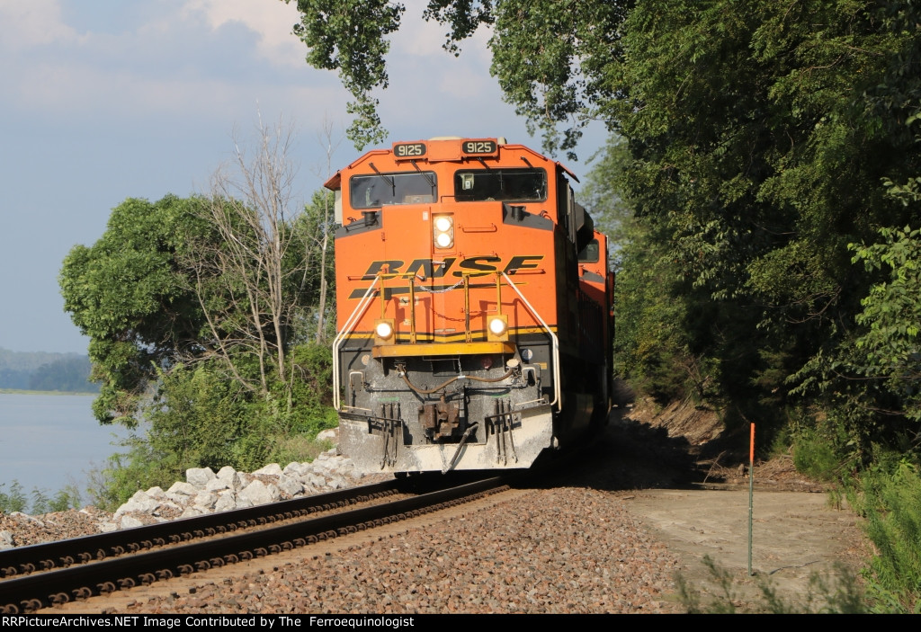 BNSF E Train 9125 West